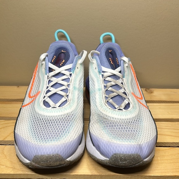 Size 4.5 Y- Nike Air Max 2090 SE 2 White/Bright Mango (DA2417 100) - Picture 4 of 5